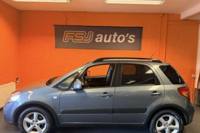 Suzuki SX4 (2007) thumbnail 2