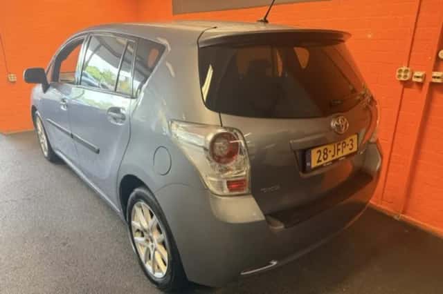 Toyota Verso (2009) thumbnail 3