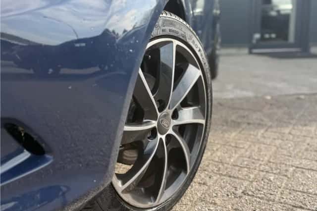 Ford Fiesta (2009) thumbnail 3
