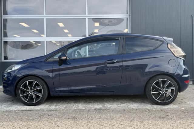 Ford Fiesta (2009) thumbnail 5