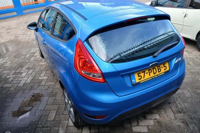 Ford Fiesta (2011) thumbnail 4