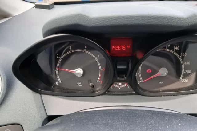 Ford Fiesta (2011) thumbnail 6