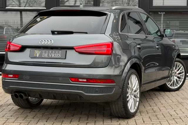 Audi Q3 (2018) thumbnail 3