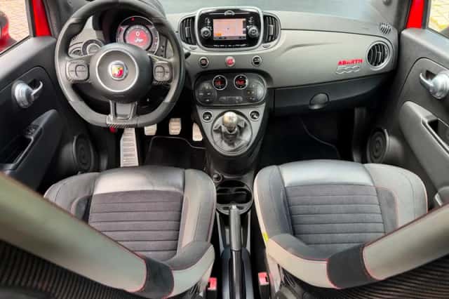 Fiat 500 (2016) thumbnail 2