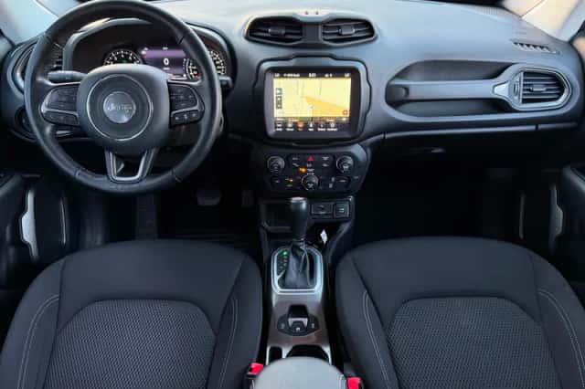 Jeep Renegade (2021) thumbnail 2