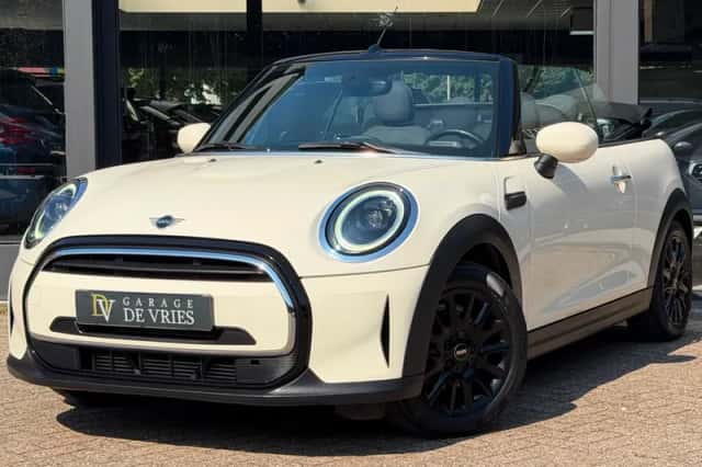 MINI Cabrio (2021) thumbnail 1
