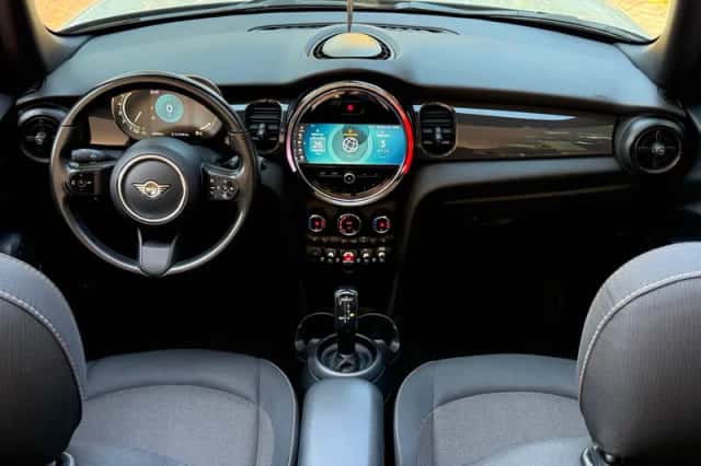 MINI Cabrio (2021) thumbnail 2