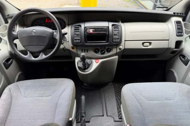 Renault Trafic (2008) thumbnail 2