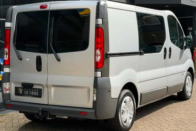 Renault Trafic (2008) thumbnail 3