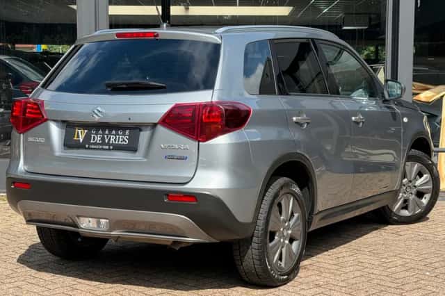 Suzuki Vitara (2022) thumbnail 3