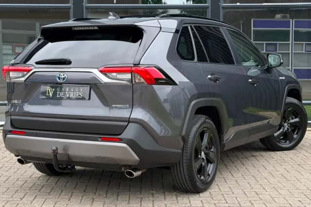 Toyota RAV4 (2019) thumbnail 3