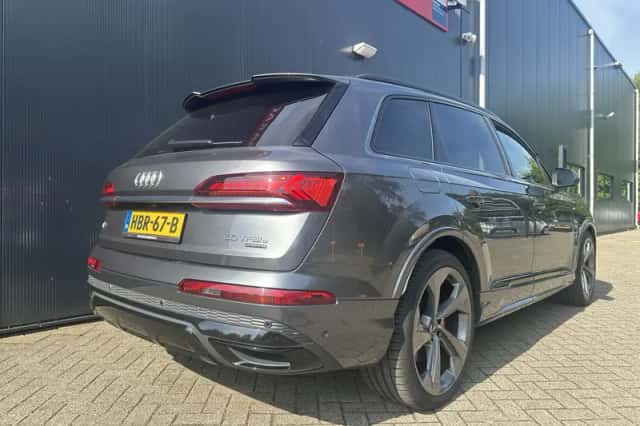 Audi Q7 (2020) thumbnail 3
