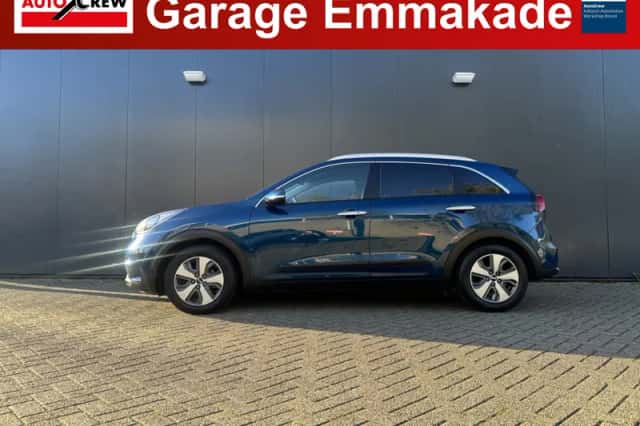 Kia Niro (2016) thumbnail 2