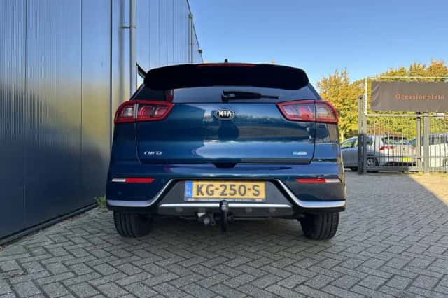 Kia Niro (2016) thumbnail 5