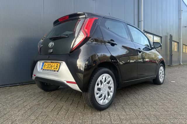 Toyota Aygo (2021) thumbnail 4