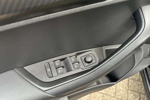 Škoda Karoq (2022) thumbnail 1