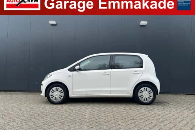 Volkswagen Up! (2015) thumbnail 2