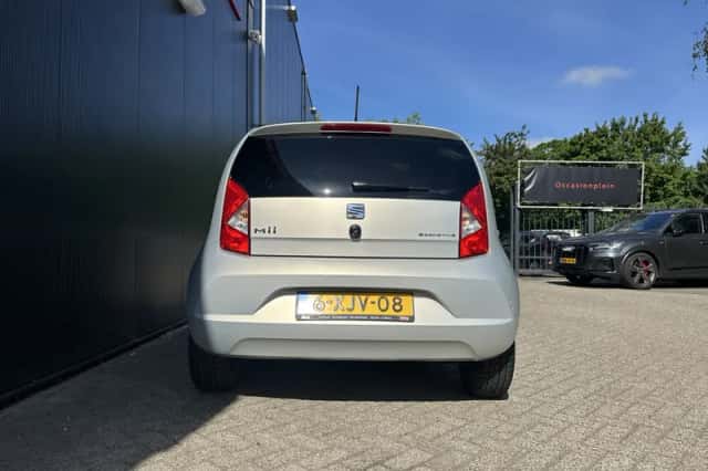 SEAT Mii (2015) thumbnail 6
