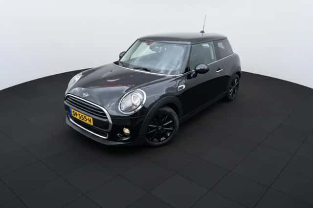 MINI One (2018) thumbnail 3