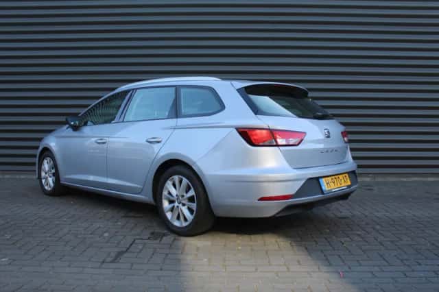 SEAT Leon (2019) thumbnail 3