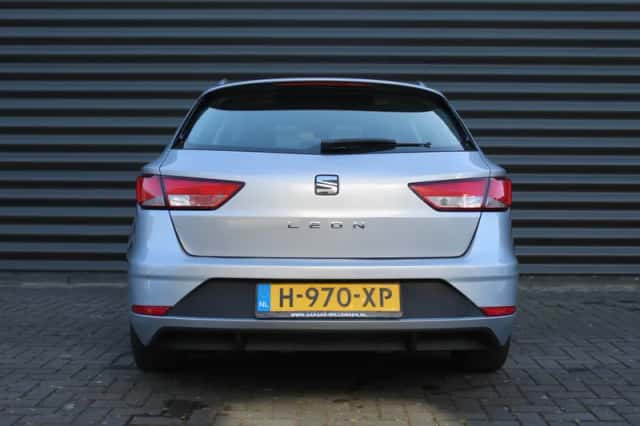 SEAT Leon (2019) thumbnail 4