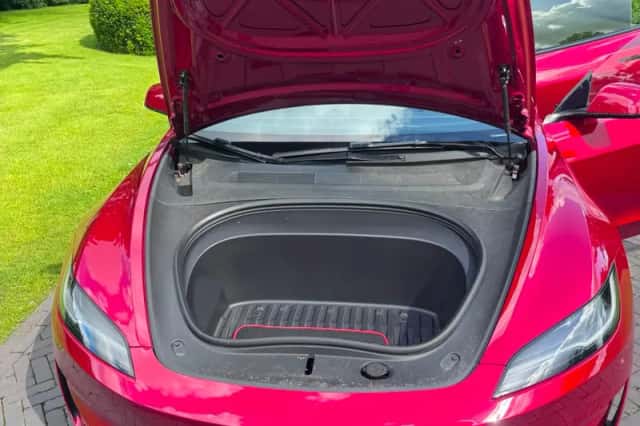 Tesla Model 3 (2024) thumbnail 3