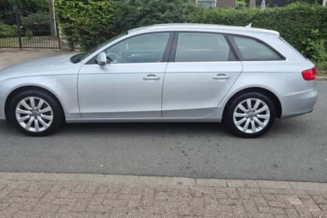 Audi A4 (2009) thumbnail 2