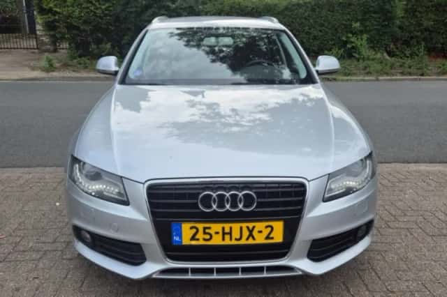 Audi A4 (2009) thumbnail 5