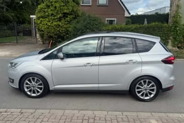 Ford C-Max (2016) thumbnail 1