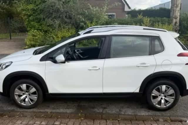 Peugeot 2008 (2017) thumbnail 1