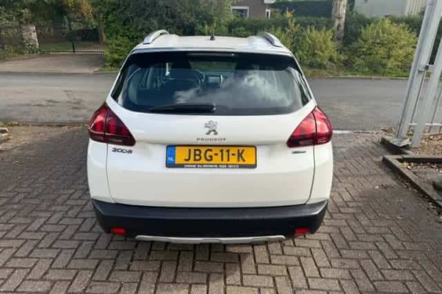 Peugeot 2008 (2017) thumbnail 4