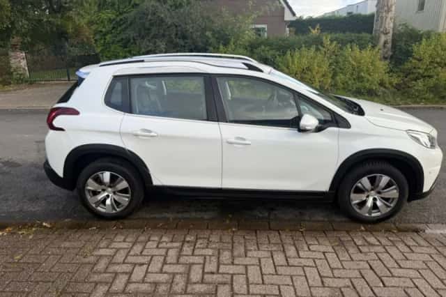 Peugeot 2008 (2017) thumbnail 6