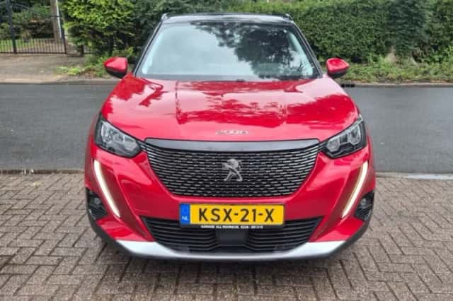 Peugeot 2008 (2021) thumbnail 4