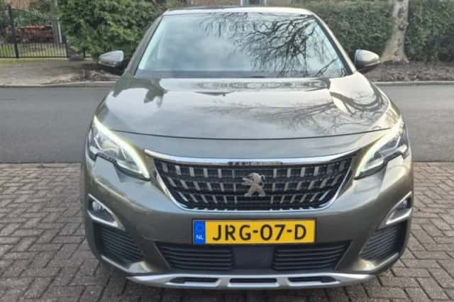 Peugeot 3008 (2019) thumbnail 5