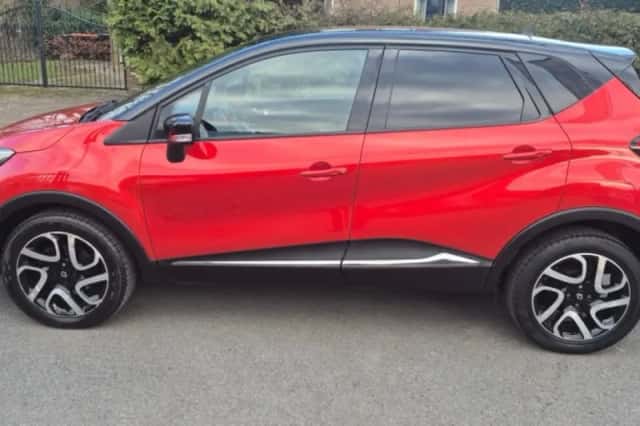 Renault Captur (2015) thumbnail 2