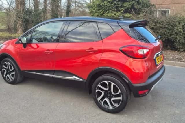Renault Captur (2015) thumbnail 3