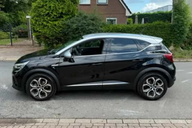 Renault Captur (2021) thumbnail 1