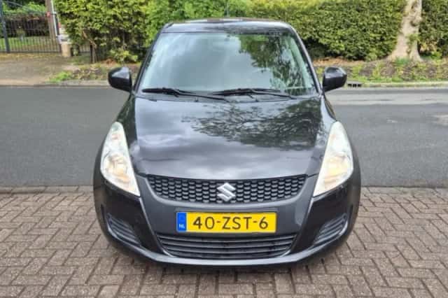 Suzuki Swift (2013) thumbnail 5