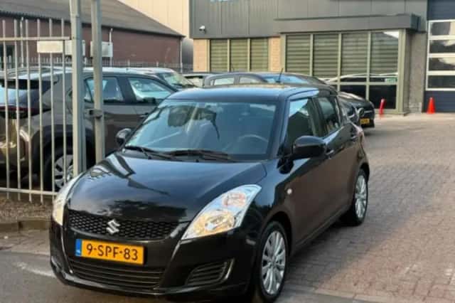 Suzuki Swift (2013) thumbnail 1