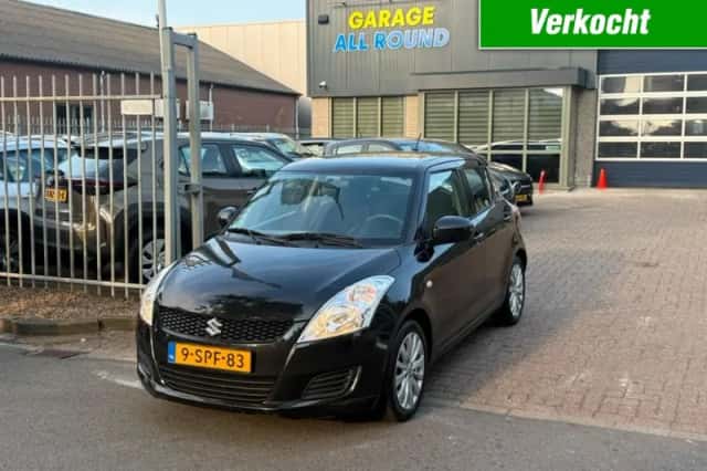 Suzuki Swift (2013) thumbnail 2