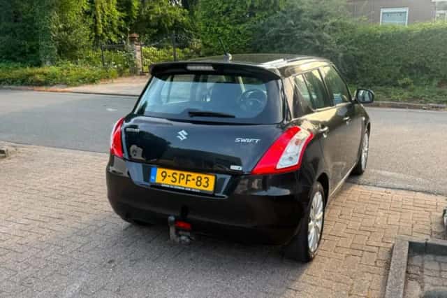 Suzuki Swift (2013) thumbnail 3