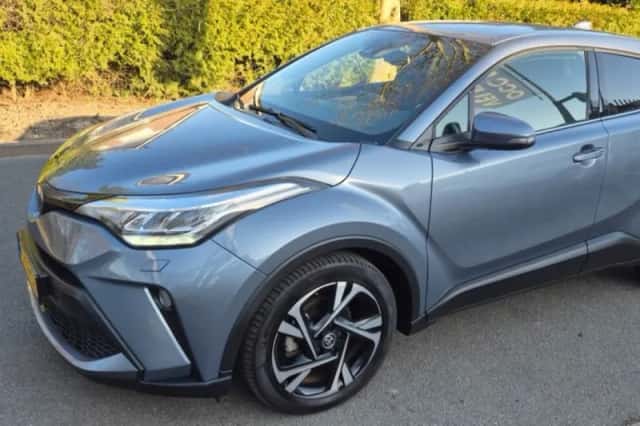 Toyota C-HR (2022) thumbnail 3