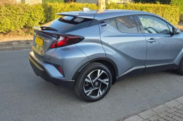 Toyota C-HR (2022) thumbnail 6