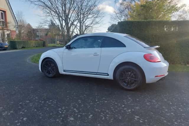 Volkswagen Beetle (2012) thumbnail 2