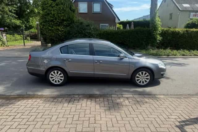 Volkswagen Passat (2007) thumbnail 3
