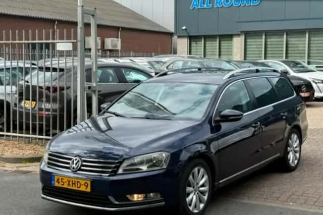 Volkswagen Passat (2012) thumbnail 1