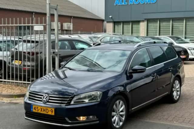 Volkswagen Passat (2012) thumbnail 1