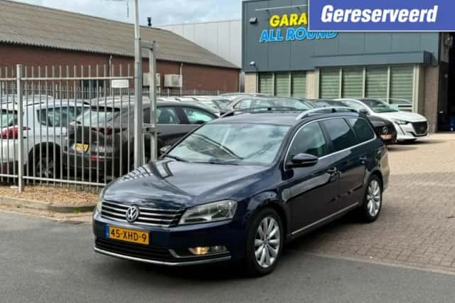 Volkswagen Passat (2012) thumbnail 2