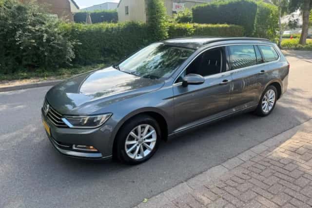 Volkswagen Passat (2015) thumbnail 6