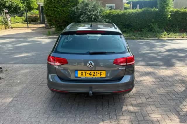 Volkswagen Passat (2015) thumbnail 6